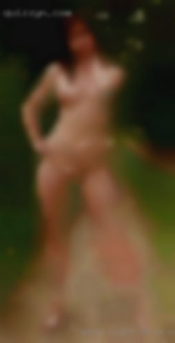 Sexy light skin women tight big swingers ass near Uhrichsville Ohio.
